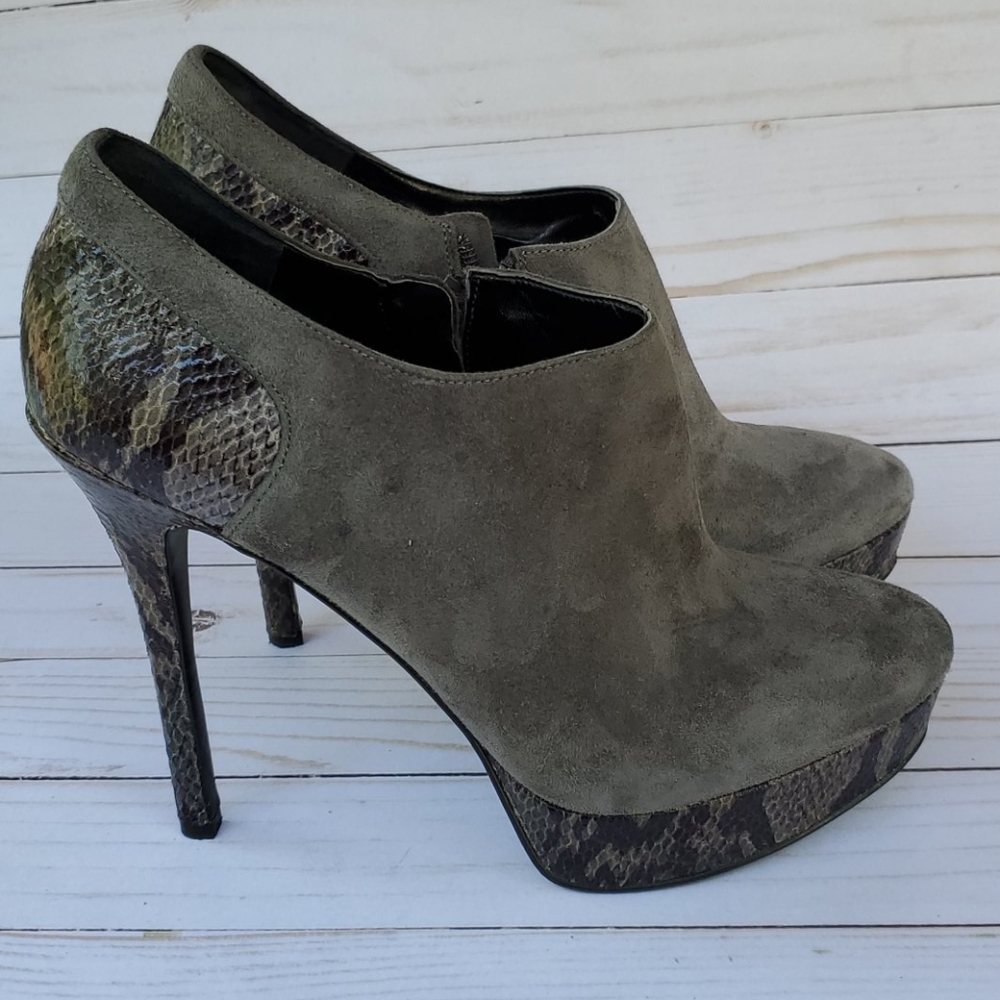 Nine West gray suede stiletto bootie size 8.5